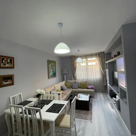Modern Cozy Apartment, Close To Pazari I Ri, Self Check-in Free Wifi Apartment